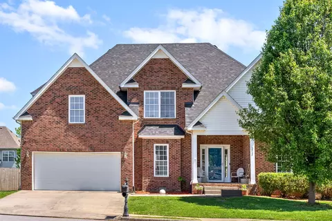 3717 Meadow Knoll Ct, Clarksville, TN 37040