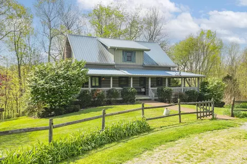 1195 Haskell Akins Rd, Bethpage, TN 37022
