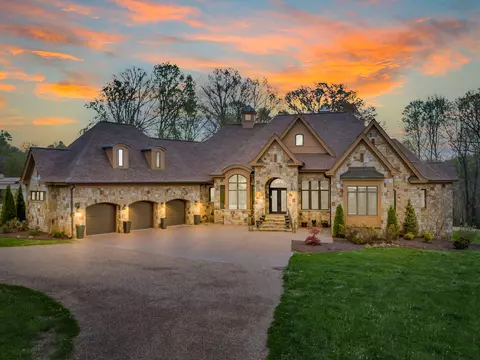 3747 Armstrong Rd, Springfield, TN 37172