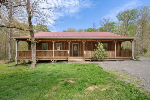 7796 Pinewood Rd, Nunnelly, TN 37137