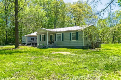 13 Hodge Dr, Fayetteville, TN 37334
