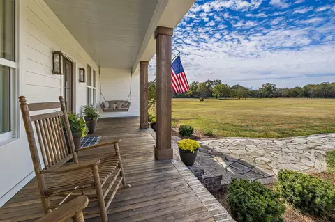 5227 Reynolds Rd, Columbia, TN 38401