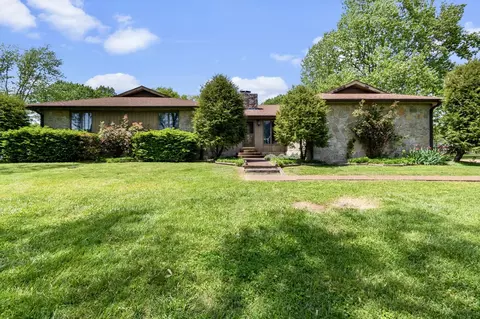 716 Capitol Dr N, Lebanon, TN 37087