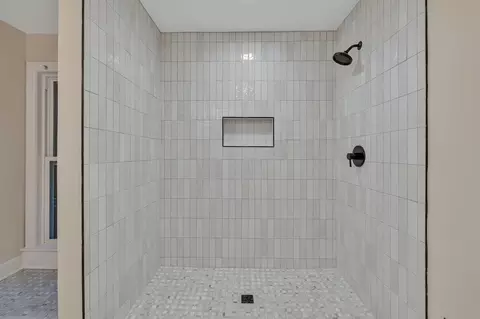 Bath - 1027 Rucker Ln, Murfreesboro, TN 37128 photo 4 of 6