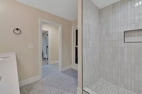 Bath - 1027 Rucker Ln, Murfreesboro, TN 37128 photo 3 of 6