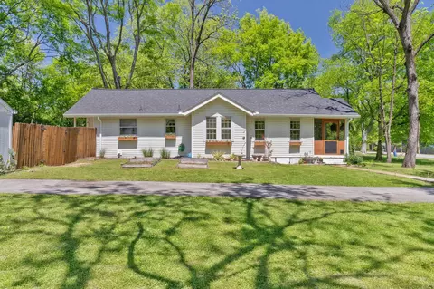 1044 Horseshoe Dr, Nashville, TN 37216