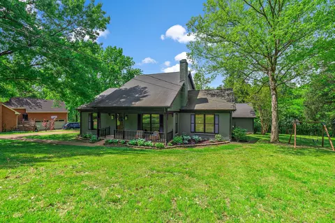 3739 Cedarwood Dr, Nashville, TN 37216