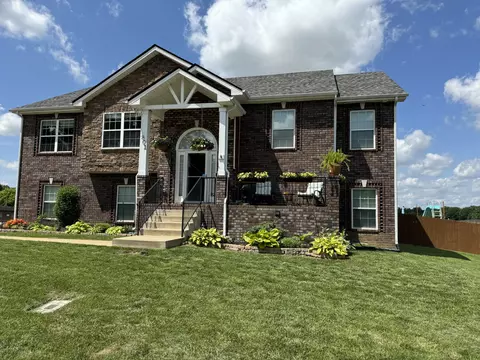 801 Macon Ln, Clarksville, TN 37042