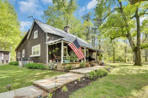 767 Sherwood Rd, Sewanee, TN 37375