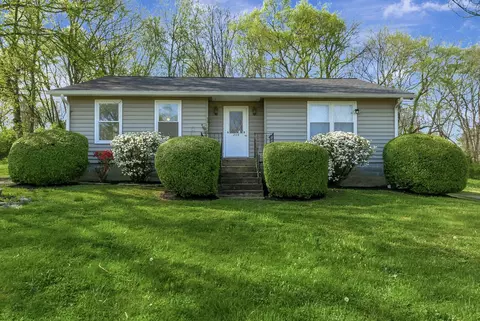 209 Greenview Dr, Columbia, TN 38401
