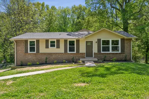 350 Dunbar Cave Rd, Clarksville, TN 37043