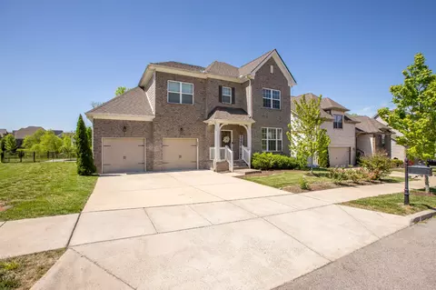 2705 Cloister Ln, Thompsons Station, TN 37179