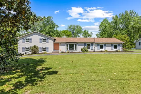 633 Hidden Acres Dr, Madison, TN 37115