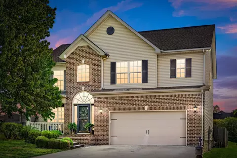 3460 Oak Creek Dr, Clarksville, TN 37040