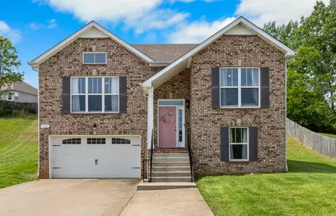 703 Superior Ln, Clarksville, TN 37043