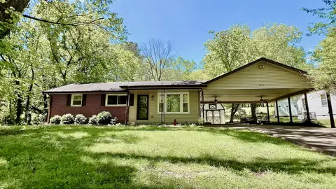 2074 Shelby Dr, Clarksville, TN 37043