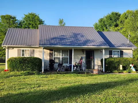 106 W Mcguire St, Bell Buckle, TN 37020