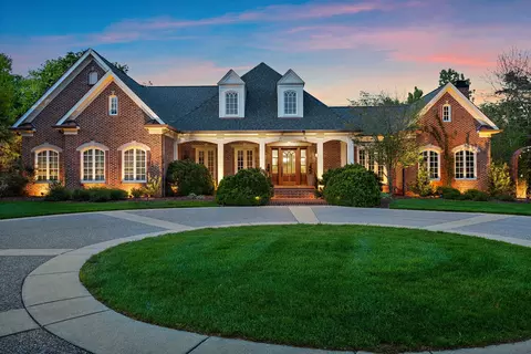 2310 Hemingway Dr, Nashville, TN 37215