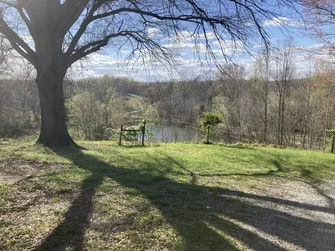 172 Luncford Rd, Leoma, TN 38468
