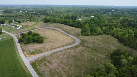 5 Frogpond Cir, Lafayette, TN 37083 photo 2