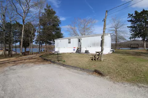 282 Riverview Dr N, Decaturville, TN 38329