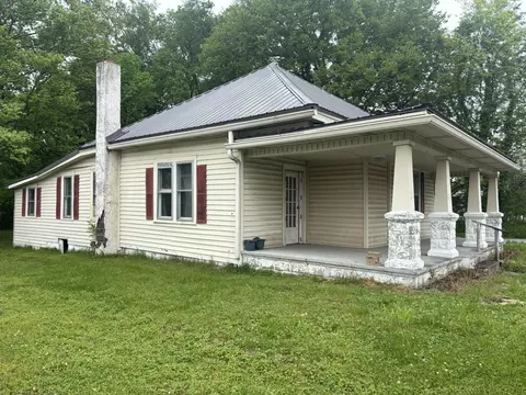 1109 N Main St, Mount Pleasant, TN 38474