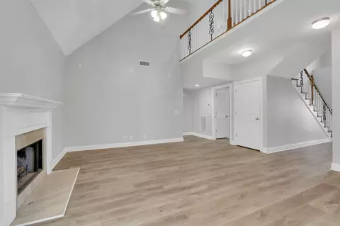 Living - 1823 Potters Ct, Murfreesboro, TN 37128 photo 1 of 6