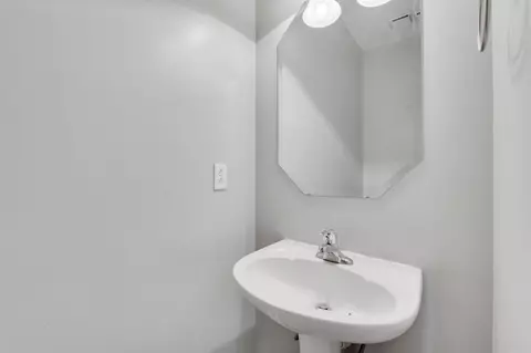 Bath - 1823 Potters Ct, Murfreesboro, TN 37128 photo 1 of 4