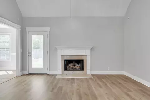 Living - 1823 Potters Ct, Murfreesboro, TN 37128 photo 3 of 6