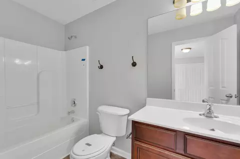 Bath - 1823 Potters Ct, Murfreesboro, TN 37128 photo 2 of 4
