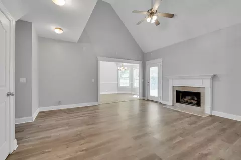 Living - 1823 Potters Ct, Murfreesboro, TN 37128 photo 4 of 6