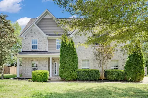 1823 Potters Ct, Murfreesboro, TN 37128