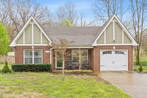 808 Dunbar Cave Rd, Clarksville, TN 37043