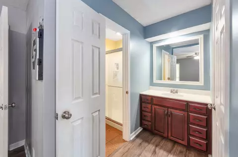 Bath - 23 Springview Dr, Jackson, TN 38305 photo 1 of 2