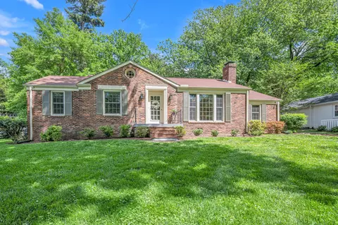 5040 Stillwood Dr, Nashville, TN 37220