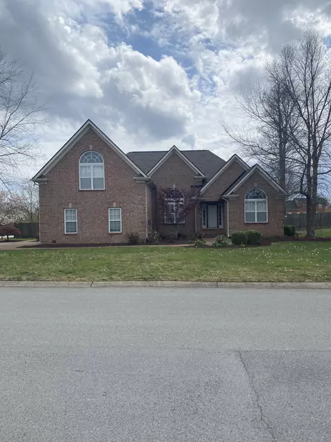 106 Stonefield Dr, Mount Juliet, TN 37122