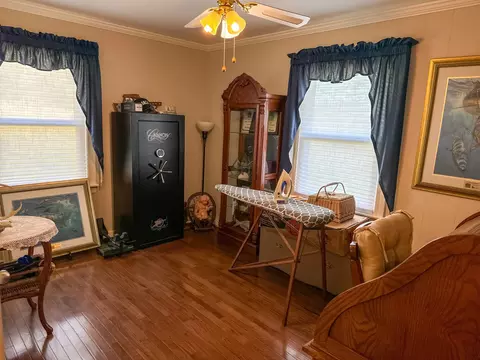 Bedroom - 2425 Smith Fork Rd, Olivehill, TN 38475 photo 5 of 7