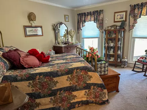 Bedroom - 2425 Smith Fork Rd, Olivehill, TN 38475 photo 2 of 7