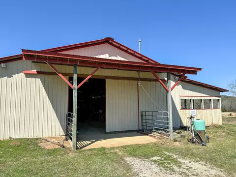 2425 Smith Fork Rd, Olivehill, TN 38475