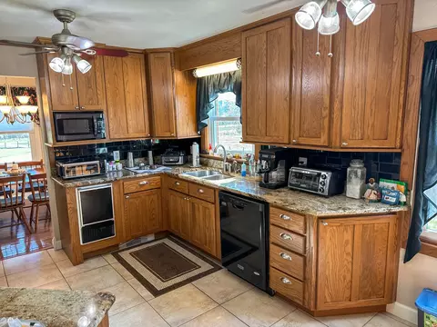 Kitchen - 2425 Smith Fork Rd, Olivehill, TN 38475 photo 2 of 3