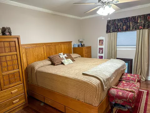 Bedroom - 2425 Smith Fork Rd, Olivehill, TN 38475 photo 3 of 7