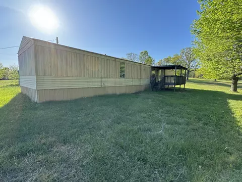 942 Keen Hollow Rd, Westmoreland, TN 37186