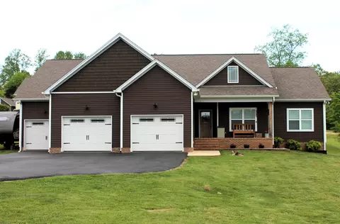 243 Blackberry Ln, Sparta, TN 38583