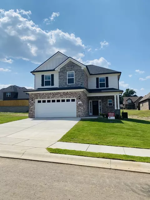 1135 Amber Hills Dr, Ashland City, TN 37015