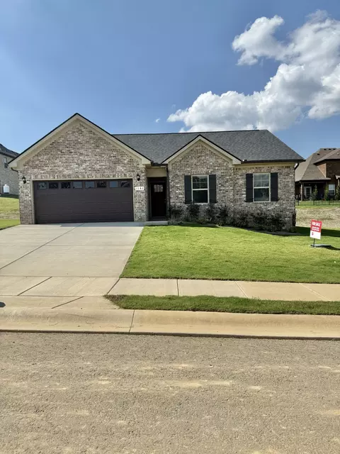 1151 Amber Hills Dr, Ashland City, TN 37015