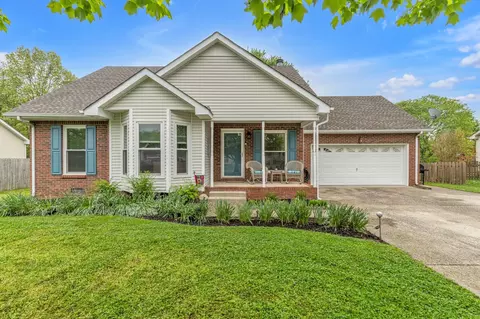 2013 Skyline Dr, Goodlettsville, TN 37072