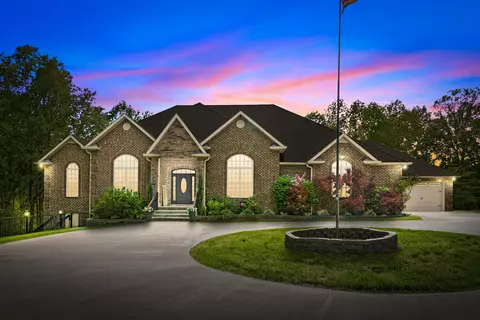 330 Ridgeland Dr, Clarksville, TN 37043