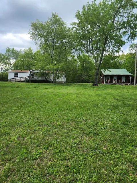 1261 Garton Rd, Burns, TN 37029