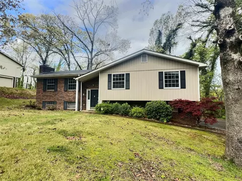 537 Tree Top Ln, Hixson, TN 37343