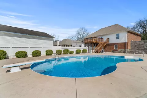 614 Ringgold Rd, Clarksville, TN 37042